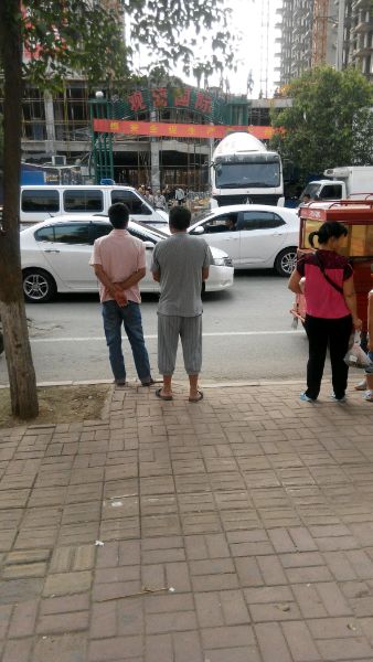 列架了，揍的南方人