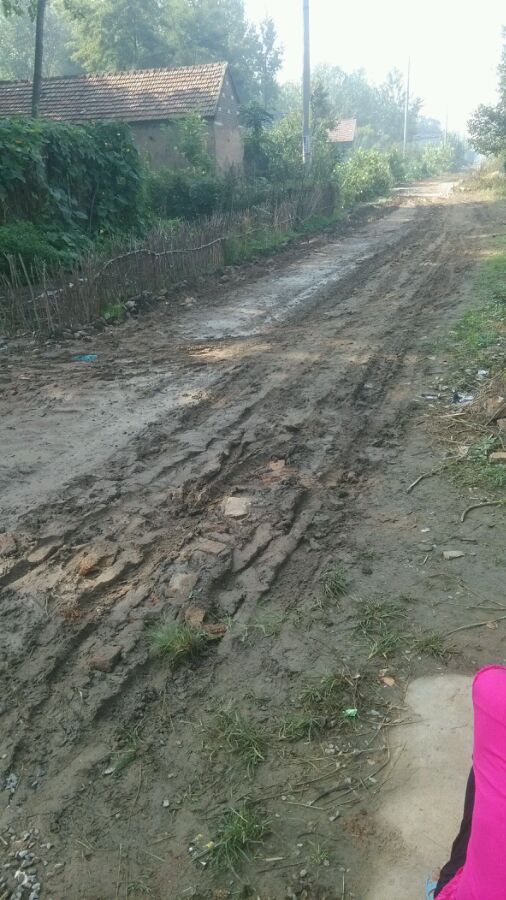 俺门口的路，三年前就开始说修，至今拨了三次款还没修
