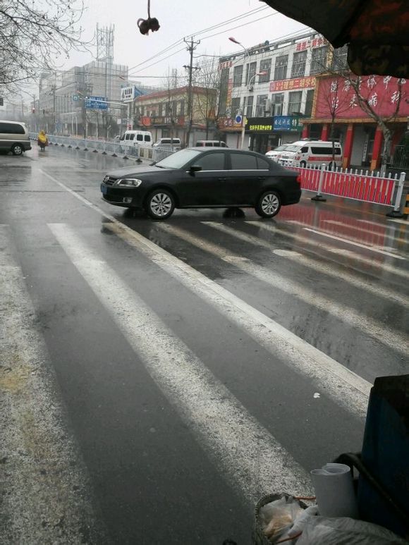 这车谁的？