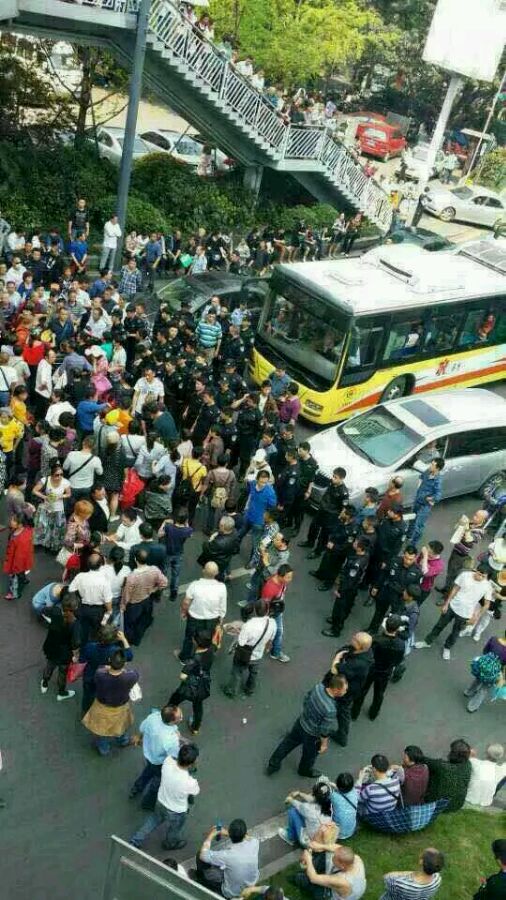 小病自行解决，大病自行了断。重庆医改