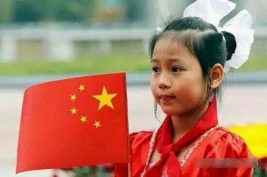 在世界上还有另一个中国，它的国旗，国徽跟中国几乎无异，连军队的