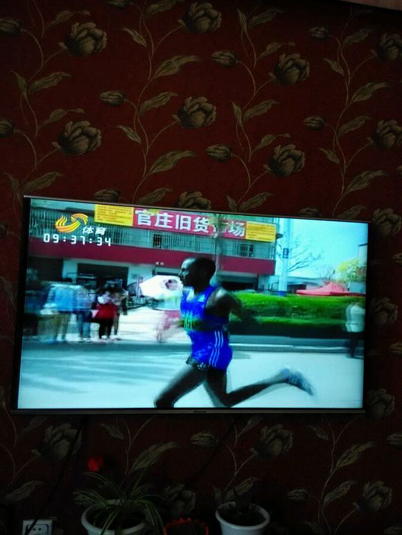 现场人山人海，像我这种矮个子只能看人后脑勺